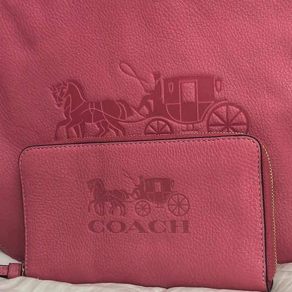 NWT! COACH JES PINK HOBO BAG Embossed Monogram on Front GENUINE PEBBLE LEATHER - Picture 7 of 10